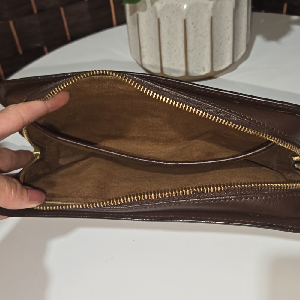 $3 START AUTH Auth LV Damier PVC clutch - Picture 3 of 3
